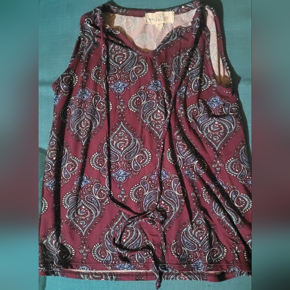 Women's Small paisley sleeveless top